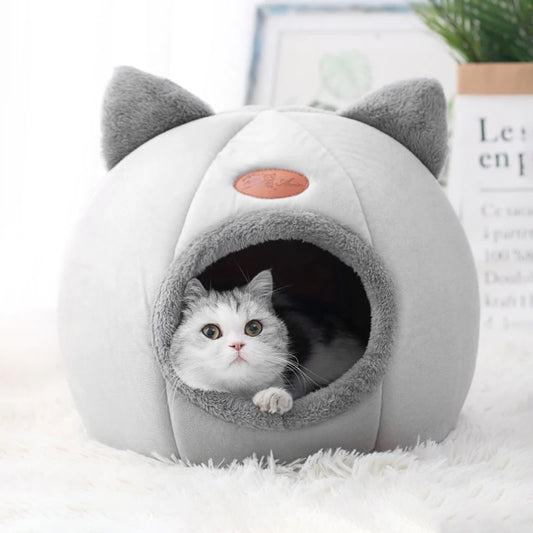 Cozy Winter Cat & Dog Bed – Soft Indoor Cave Nest