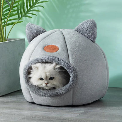 Cozy Winter Cat & Dog Bed – Soft Indoor Cave Nest