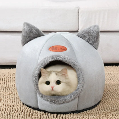 Cozy Winter Cat & Dog Bed – Soft Indoor Cave Nest