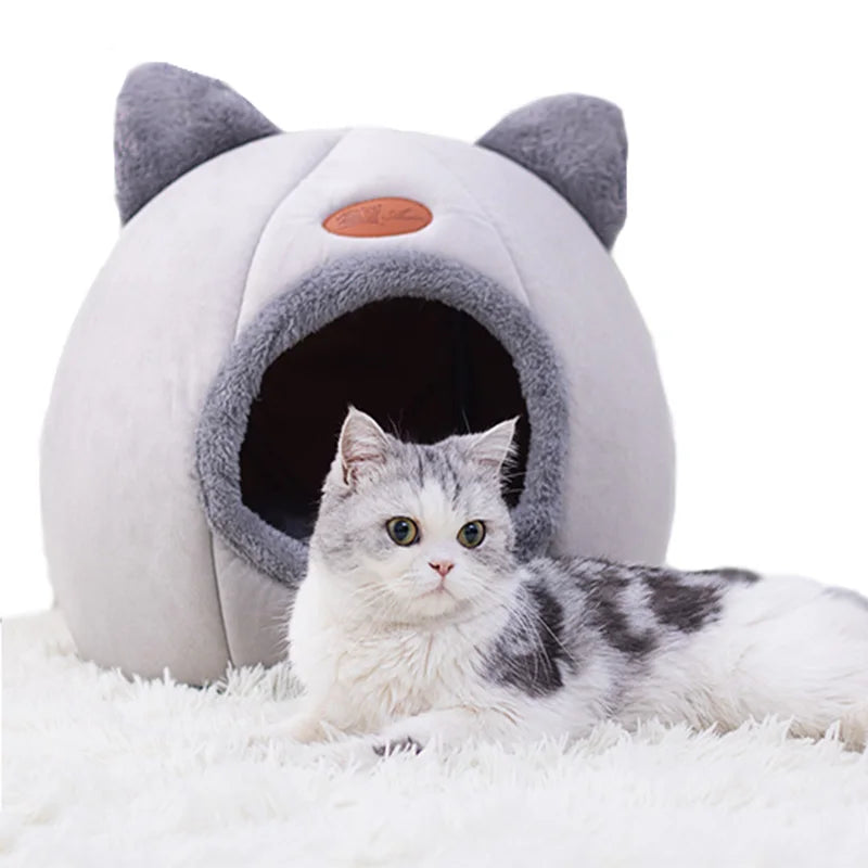 Cozy Winter Cat & Dog Bed – Soft Indoor Cave Nest